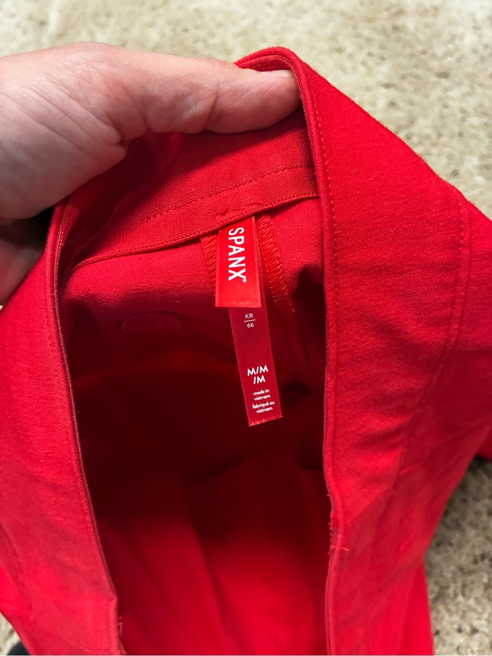 Spanx Bright Red Wide-Leg Crop Pants size Medium - Picture 4 of 4
